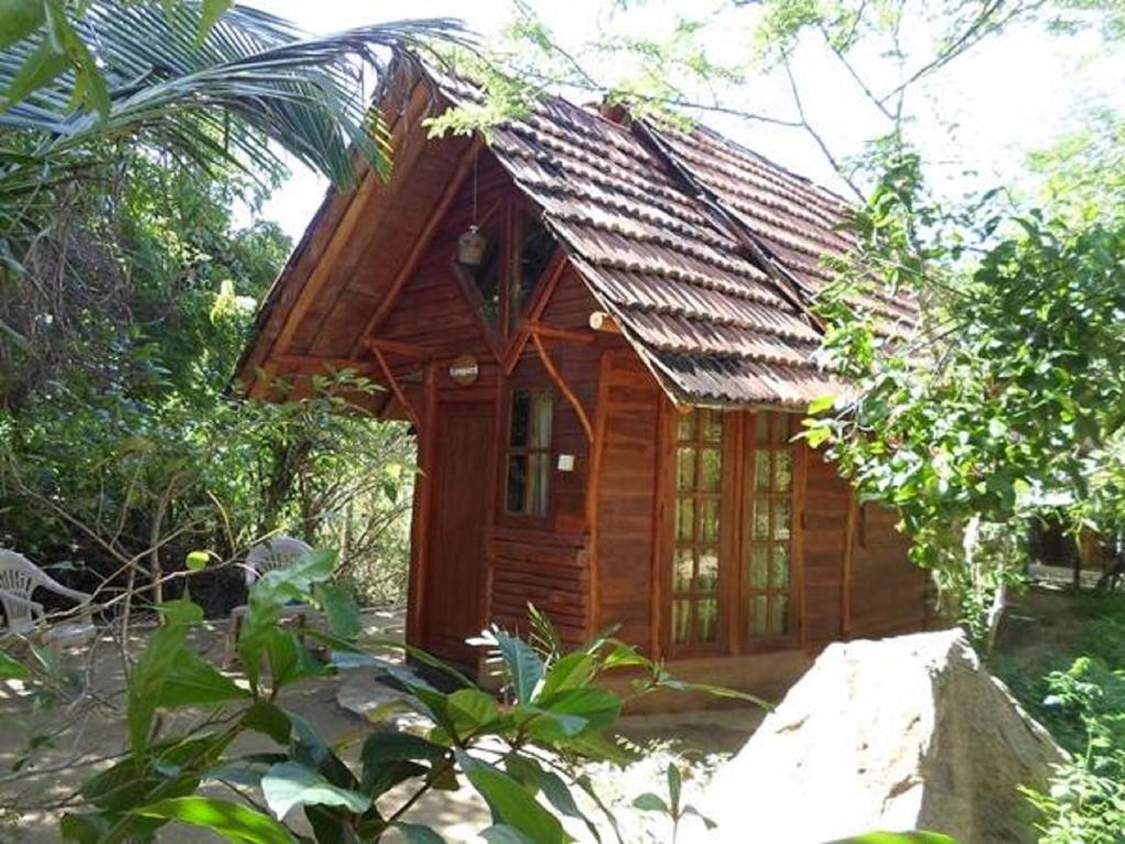 Kirinda Beach Resort, Yala Exteriör bild
