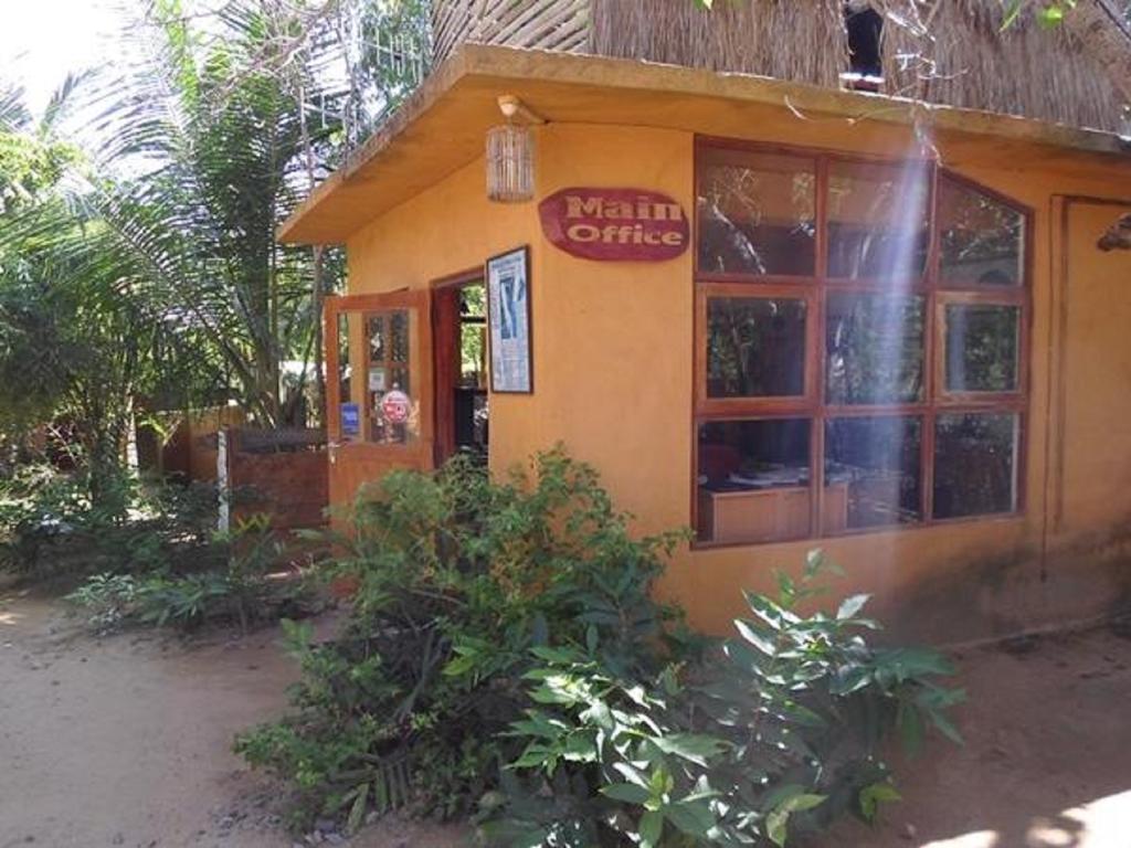 Kirinda Beach Resort, Yala Exteriör bild