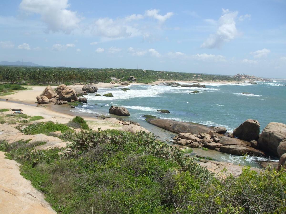 Kirinda Beach Resort, Yala Exteriör bild